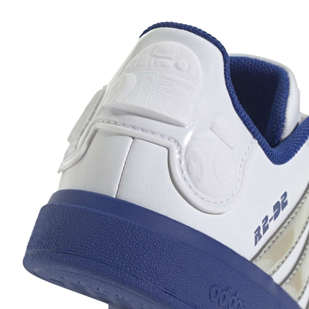 IH1133_8_FOOTWEAR_Photography_Detail View 1_white